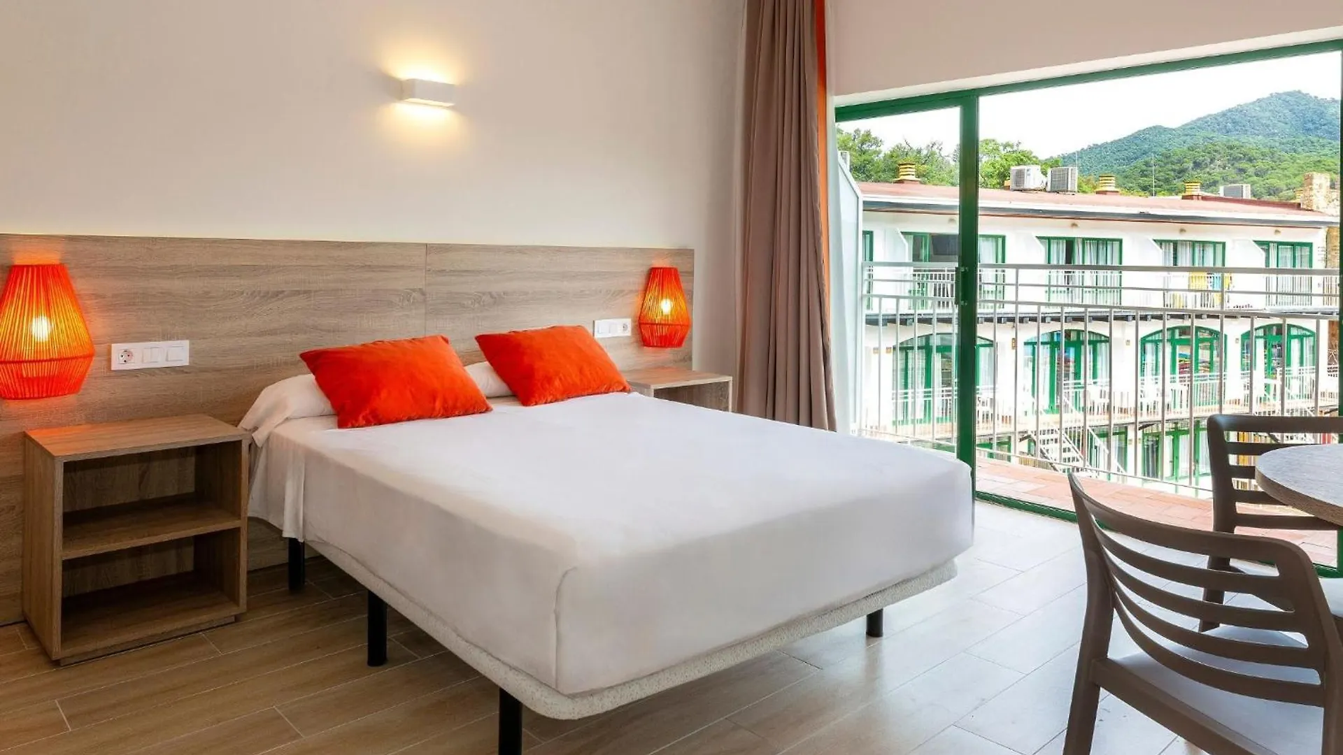 Medplaya Aparthotel San Eloy Tossa de Mar 3*,